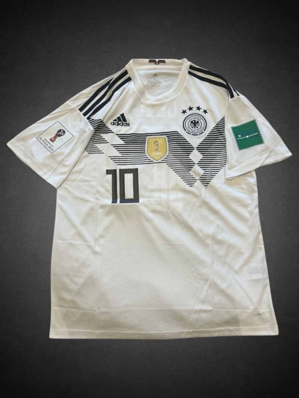 2018/19 retro Germany kit. Mesut Ozil soccer football jersey. New with tags